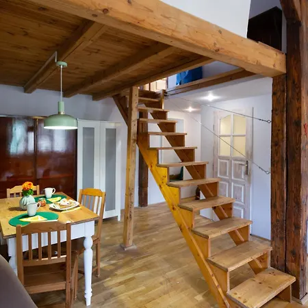 דירה Sky's The Limit! Spacey Loft קרקוב