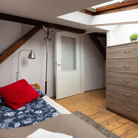 Sky's The Limit! Spacey Loft *