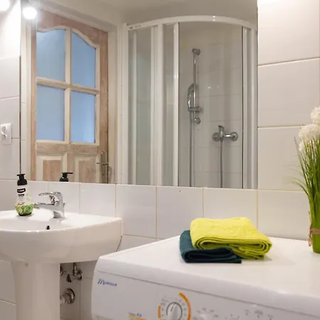 Sky's The Limit! Spacey Loft Lägenhet *