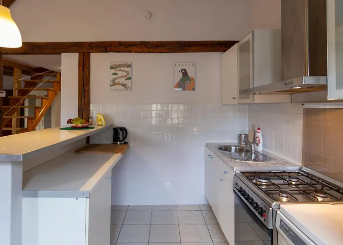 Sky's The Limit! Spacey Loft 公寓 *