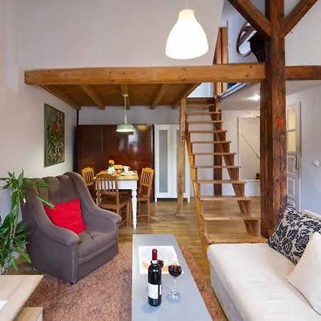 Sky's The Limit! Spacey Loft Krakau