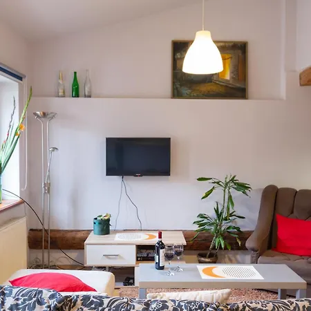 Sky's The Limit! Spacey Loft *